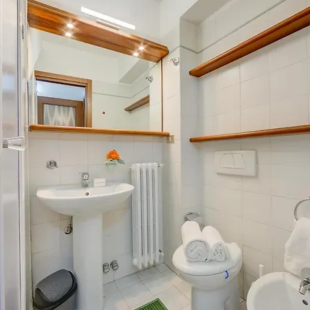Apt Leonardo With Garden - Happy Apartman