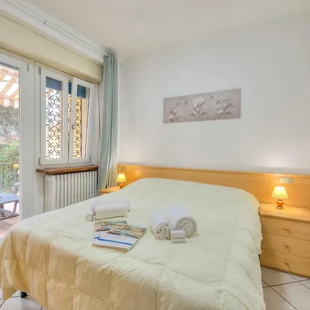 Apartman Apt Leonardo With Garden - Happy *