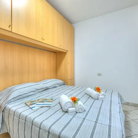 Apt Leonardo With Garden - Happy Apartament *